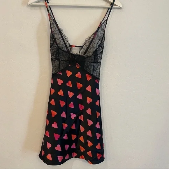 Victoria’s Secret Black and Pink Heart Lace Satin Night Dress Size Small - Picture 1 of 5